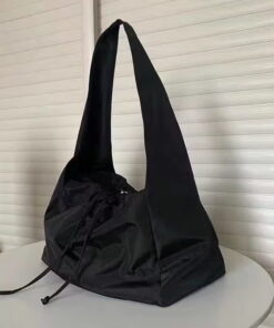 Túi Đeo Chéo Dây Rút Chất Liệu nylon Sức Chứa Lớn Màu Đen Thời Trang Cho Nam Nữ